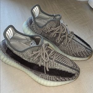 Yeezy Adidas Sneakers size 7 in Mens/9 womens
